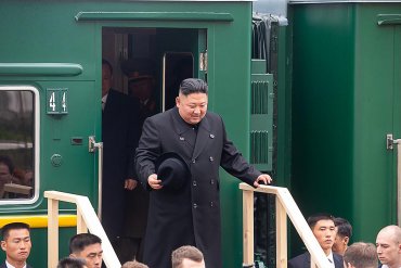Ким Чен Ын  прибыл в Россию на своём бронепоезде
