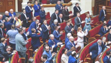 Новые выборы начались. Какие политсилы стремятся попасть в украинский парламент осенью?