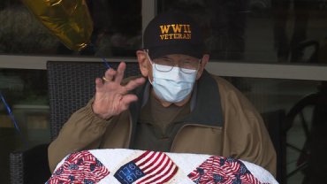 Столетний ветеран войны из США вылечился от коронавируса