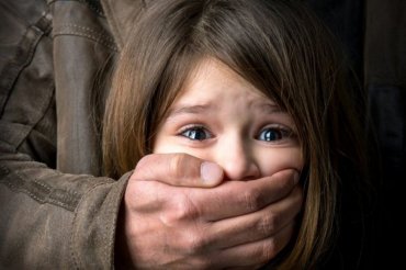 В Черниговской области отец два года насиловал маленькую дочку