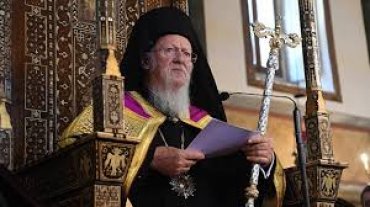 Вселенский патриарх призвал православных оставаться на Пасху дома