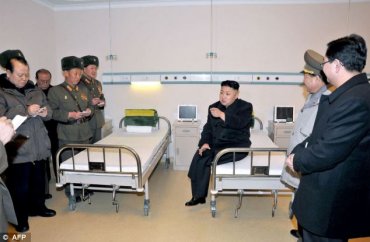 Ким Чен Ына лечат китайские доктора