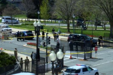 В США в результате атаки на Капитолий погиб полицейский