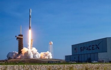 SpaceX доставит миссию NASA на Луну