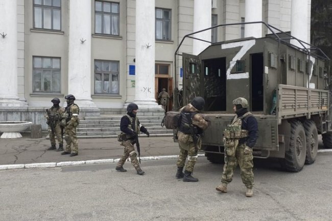 Россияне готовят эвакуацию из оккупированных частей Запорожской и Херсонской областей