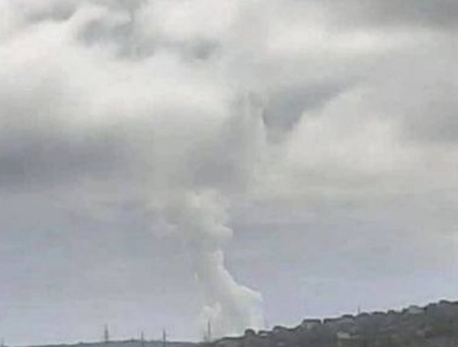 У Феодосії в районі порта пролунали вибухи: в небі великий стовп диму