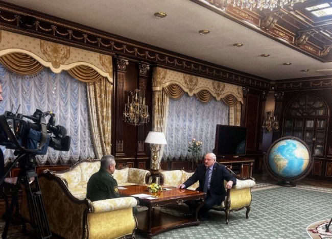 Лукашенко в Минске встретился с Шойгу