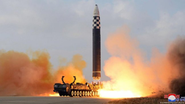 Северная Корея запустила ракету в сторону Японии