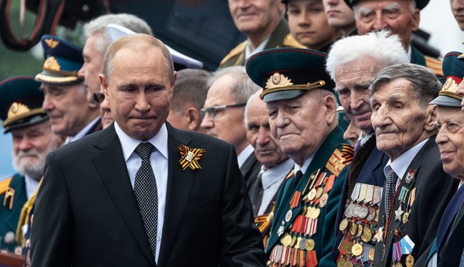 Путін скасовує паради Перемоги в регіонах РФ через брак танків