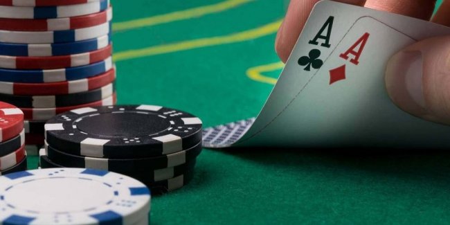 Комбинации в покере по старшинству: как определить победителя?