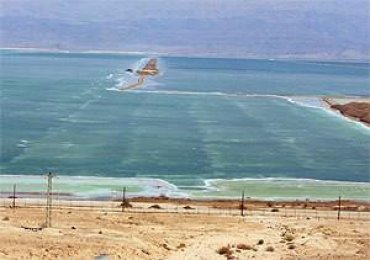 В Мертвое море думают долить воды