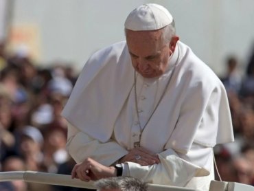 Журналистам удалось рассмотреть личные часы Папы Франциска