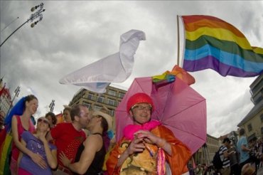 Сегодня Верховная Рада решит, что делать с украинскими геями