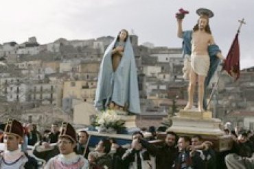 В Италии епископы выступают против участия мафиози в церковных празднованиях