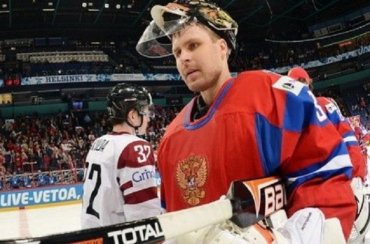 Вратарь сборной России по хоккею похвалил Сталина