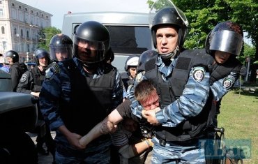 Суд оштрафовал активистов за то, что их избил «Беркут»