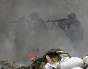 Бой под Славянском: 800 сепаратистов отстреливаются тяжелым оружием
