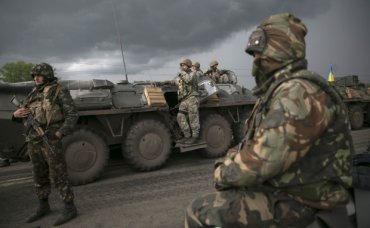 Чеченские боевики убивают украинских солдат под Славянском