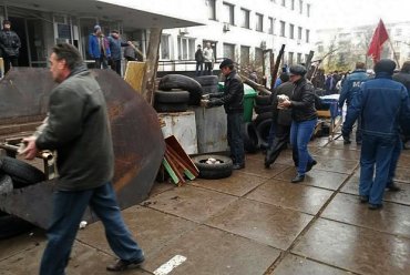 Украинские силовики очистили от сепаратистов горсовет Мариуполя