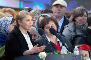 Тимошенко заявляет, что выбрать Порошенко президентом значит предать революцию