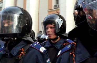 Активисты в Кривом Рогу подозревают местную милицию в «колорадских» настроениях