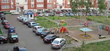 Бондаренко решил брать плату за парковку во дворах