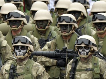 На Донбассе орудуют отряды спецназа из США, Польши и Венгрии, – Янукович