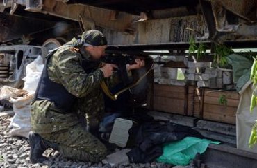 Ночные битвы в Луганске: одна воинская часть атаку отбила, вторую частично захватили