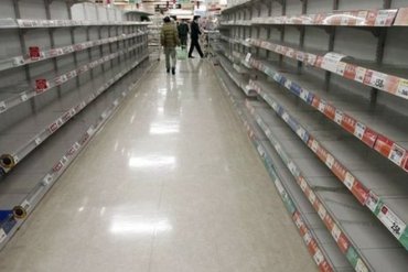 В супермаркетах Крыма яйца и хлеб «заменили» пивом и сухарями