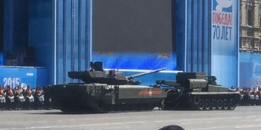На генеральной репетиции парада Победы в Москве заглох танк «Армата»
