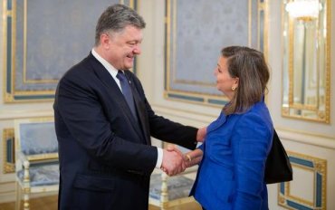 Порошенко и Нуланд обсудили ситуацию на востоке Украины