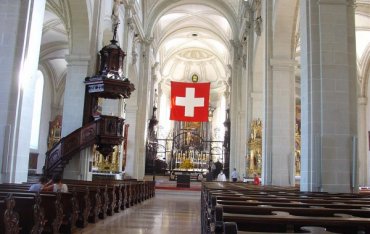 Швейцарские католики требуют включить в церковную жизнь второбрачных и геев