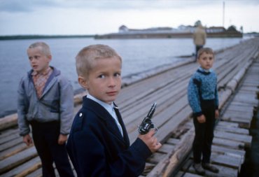 Россия стала рекордсменом по количеству детских интернет-запросов на тему оружия и наркотиков