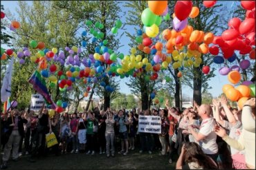 В Москве полиция разогнала флешмоб к Международному дню борьбы с гомофобией