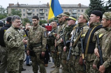 Порошенко ожидает летнего наступления на Донбассе