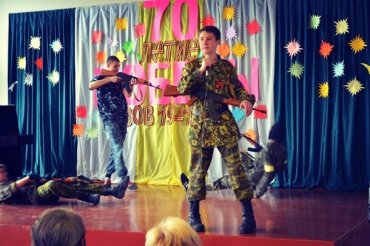 Донецкие школьники тренировались убивать украинцев