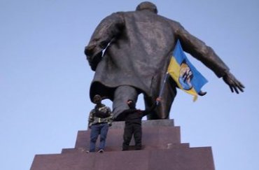 В Украине вступил в силу закон о декоммунизации