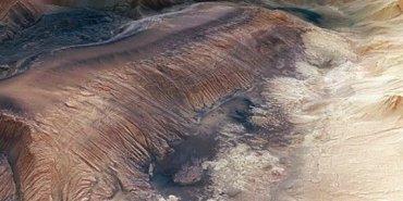 Исследователи Марса нашли на планете кипящую воду