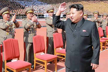 На глазах Ким Чен Ына впервые провели массовую демонстрацию и митинг