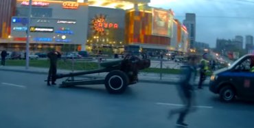 Российские военные потеряли пушку в центре Новосибирска