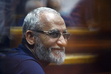 В Египте суд приговорил лидера «Братьев-мусульман» к пожизненному заключению