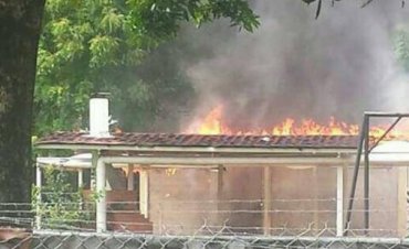 В Венесуэле протестующие сожгли дом Уго Чавеса