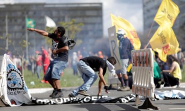 Майдан в Бразилии: протестующие требуют отставки президента