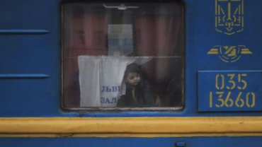 Киев решил не отменять пассажирские поезда в Россию