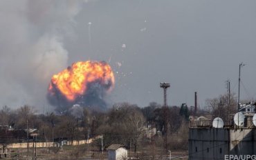 Под Харьковом взрываются военные склады