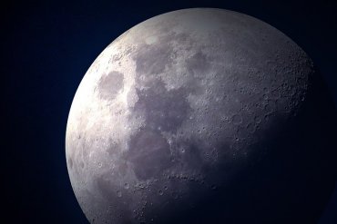 На Луне обнаружили следы падения космического корабля