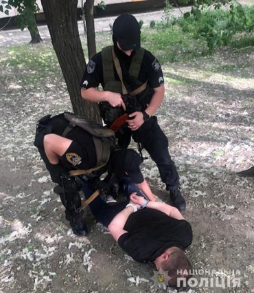 В Киеве задержали вымогателей, которые шантажировали чиновника