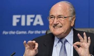 ФИФА требует продолжить расследование в отношении Блаттера