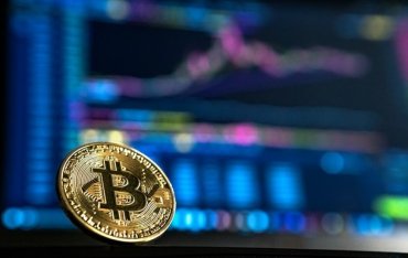 Bitcoin после падения подорожал на 15%