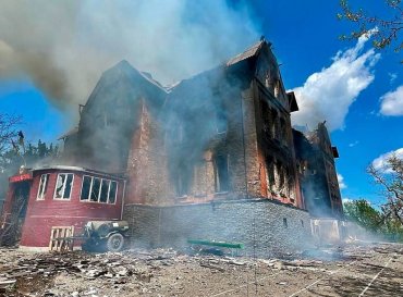 Оккупанты разбомбили одну из лучших гимназий в Луганской области. Фото Видео